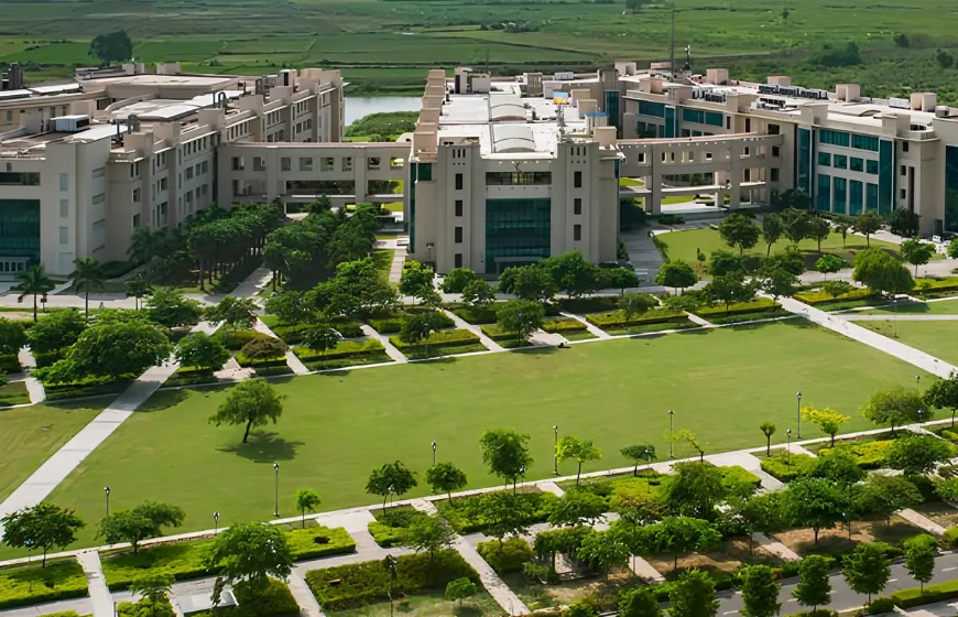 How-to-Choose-the-Right-Online-University-in-India-overview.webp